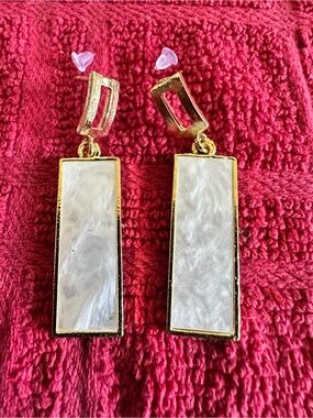 Unlisted Gold and White Rectangular Drop Earrings - Modern Geometric Style